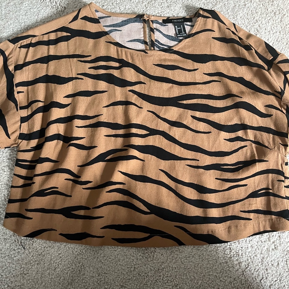Forever 21 animal print t